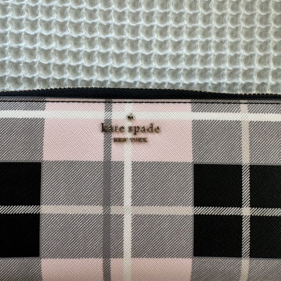 Kate Spade Wallet - Picture 8 of 8